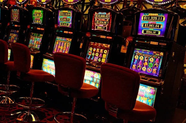 atom slot app showing payment methods including DANA, OVO, GoPay, ShopeePay